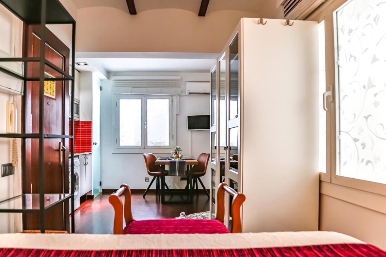 Ghat Apartments Montroig Сиджес Экстерьер фото
