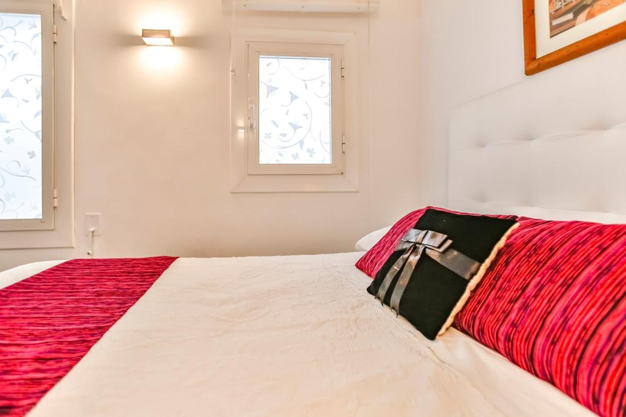 Ghat Apartments Montroig Сиджес Экстерьер фото