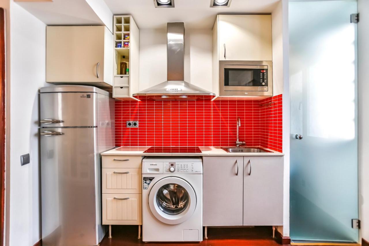 Ghat Apartments Montroig Сиджес Экстерьер фото