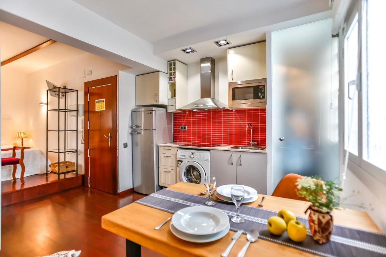 Ghat Apartments Montroig Сиджес Экстерьер фото