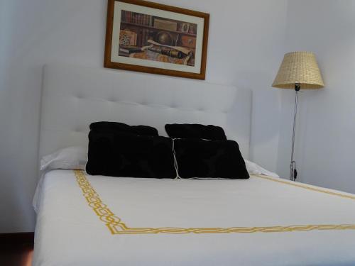 Ghat Apartments Montroig Сиджес Экстерьер фото