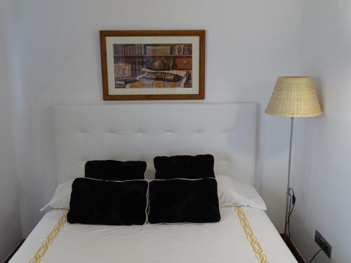 Ghat Apartments Montroig Сиджес Экстерьер фото